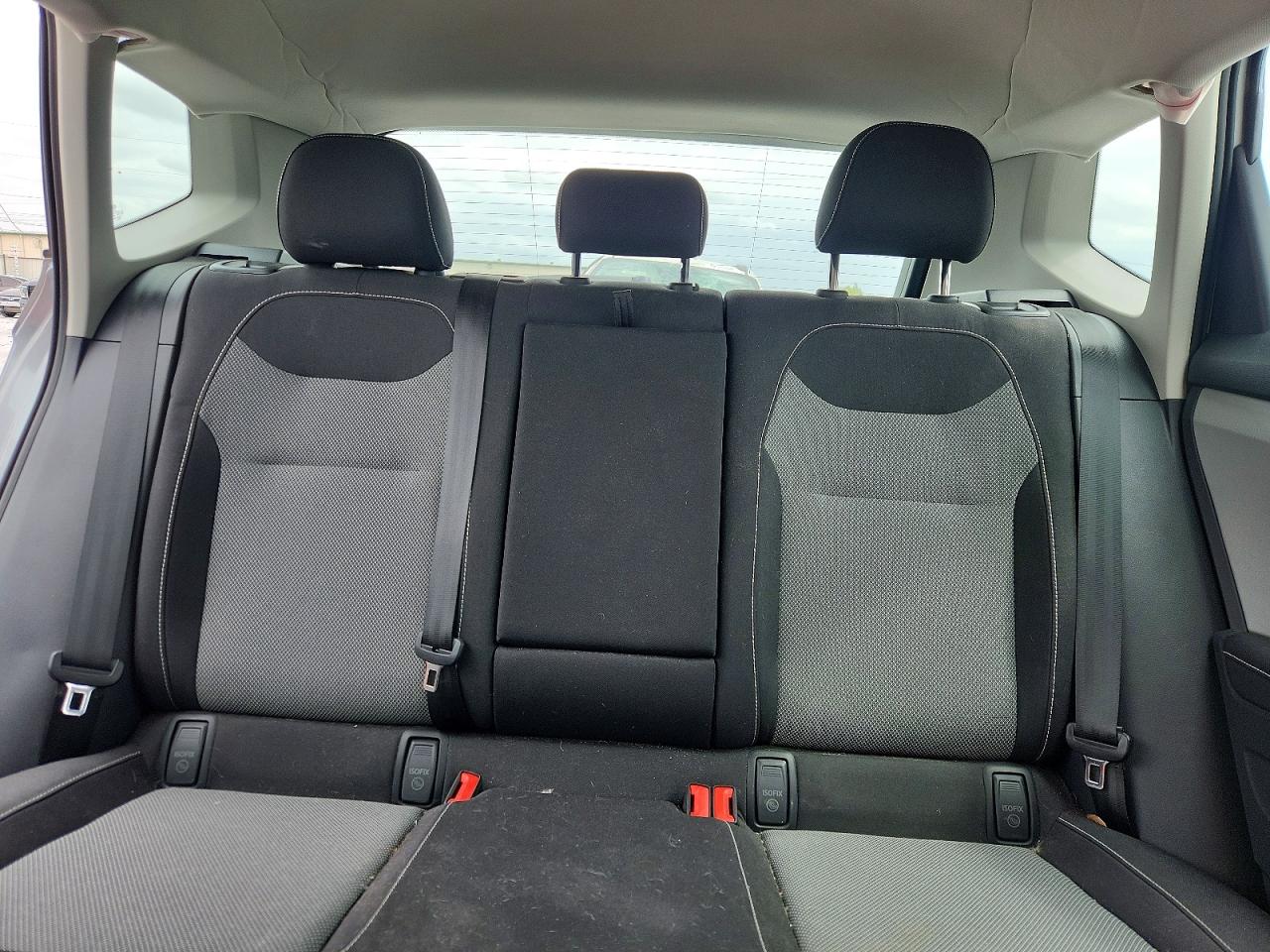 Volkswagen Taos S