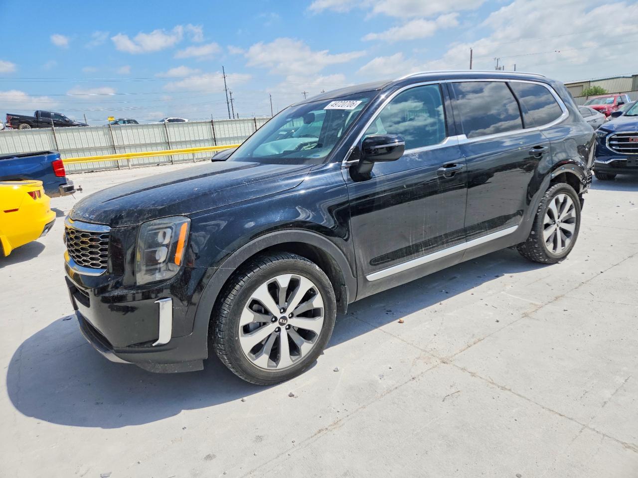 Salvage Kia Telluride Image