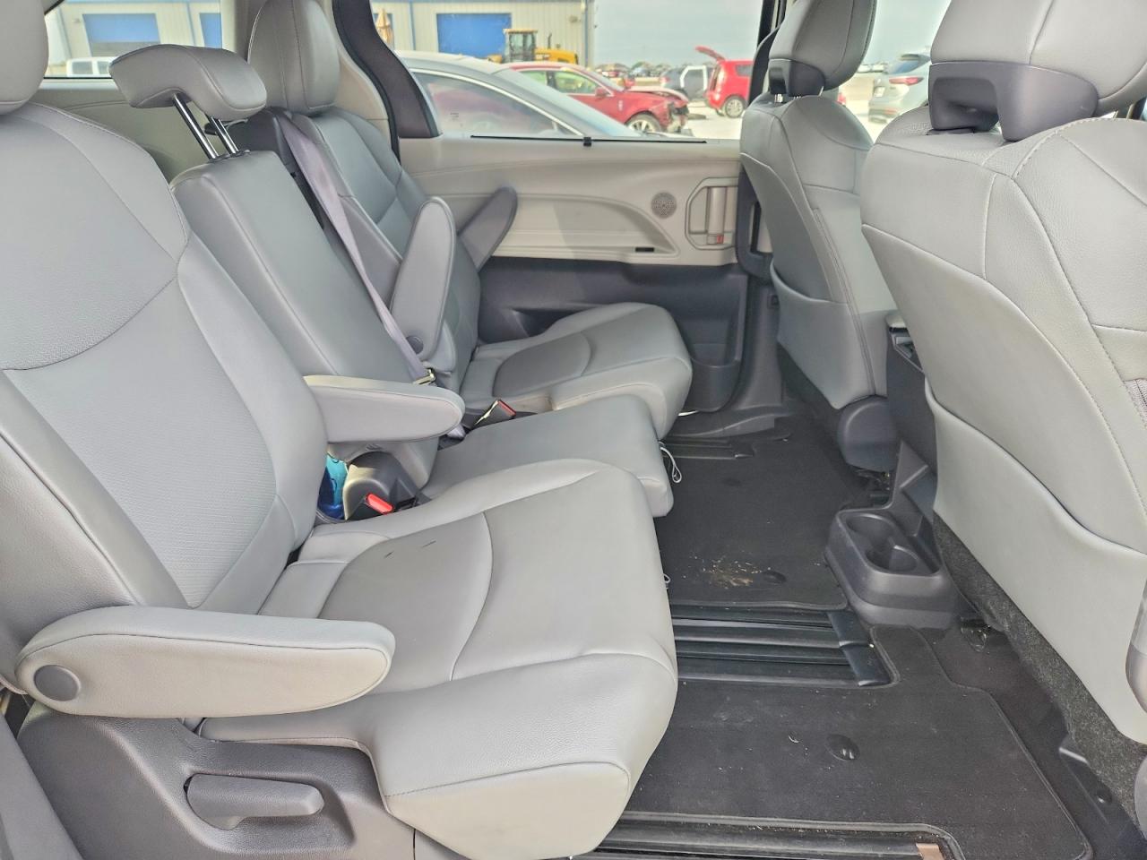 Toyota Sienna Xle