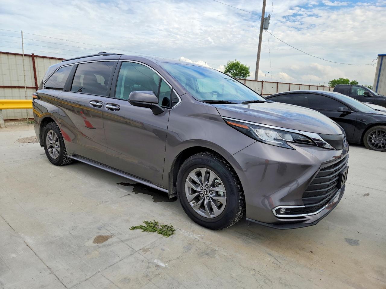 Toyota Sienna Xle