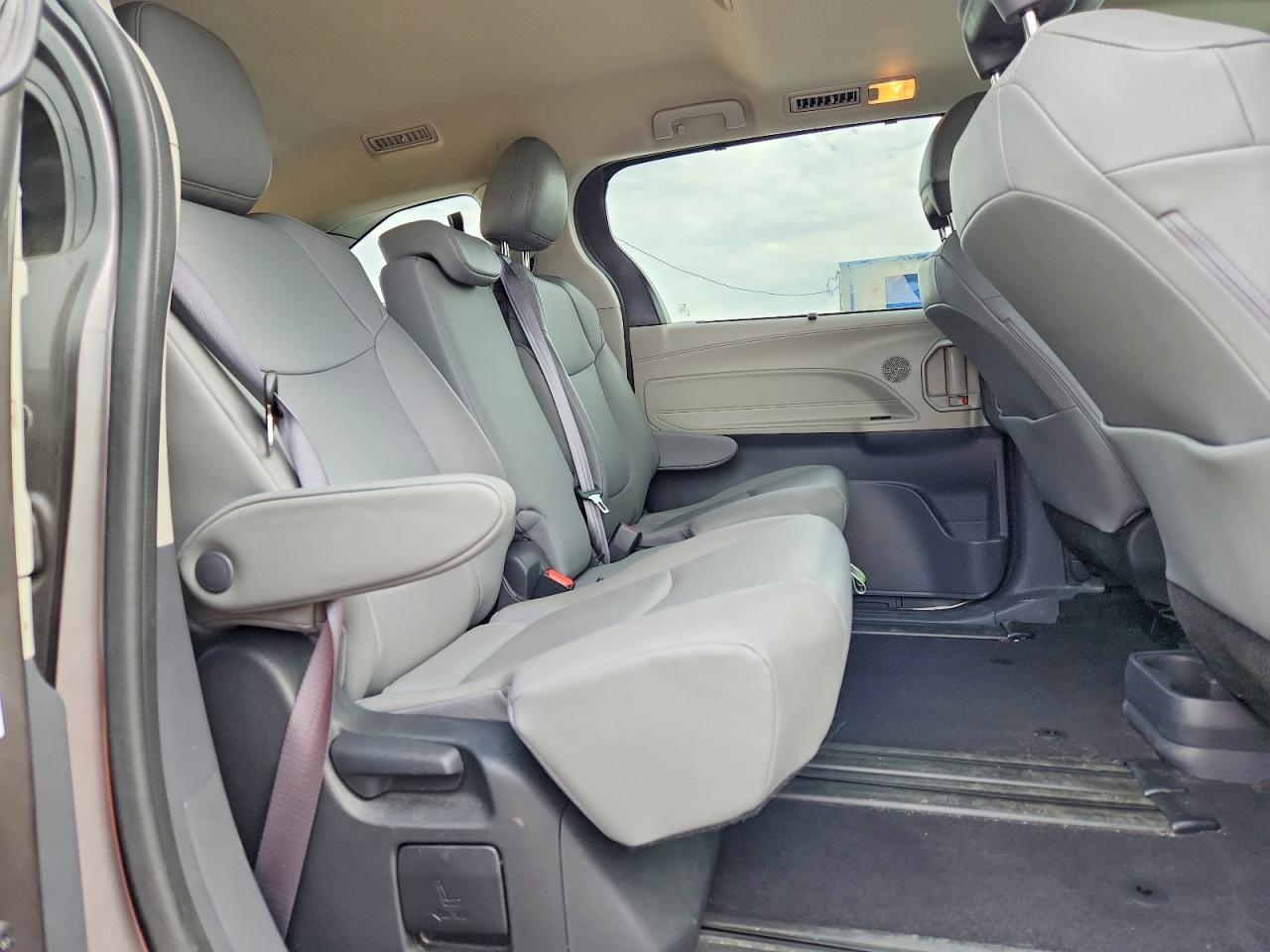 Toyota Sienna Xle