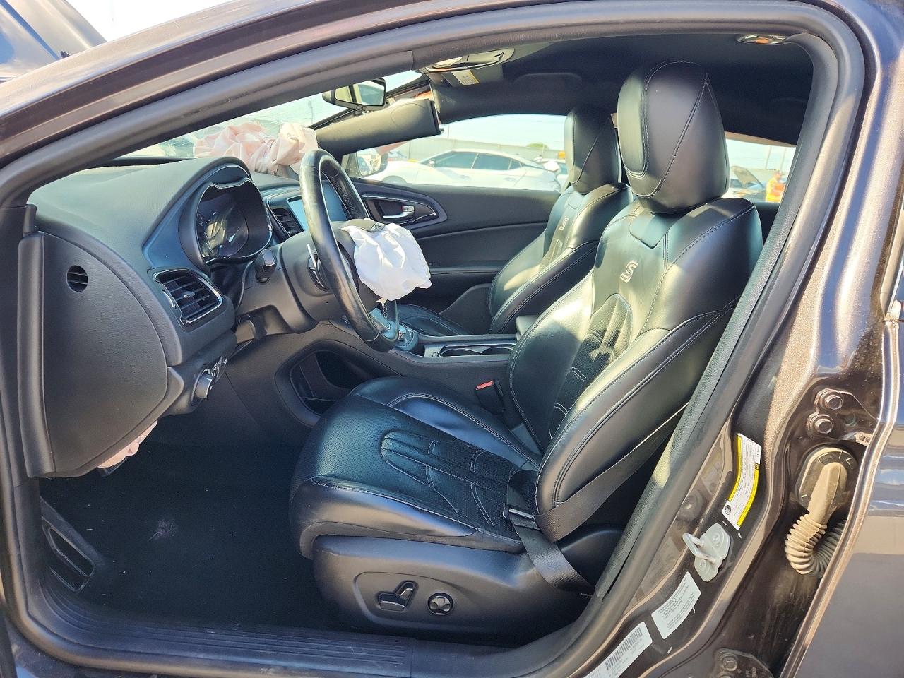 Chrysler 200 S