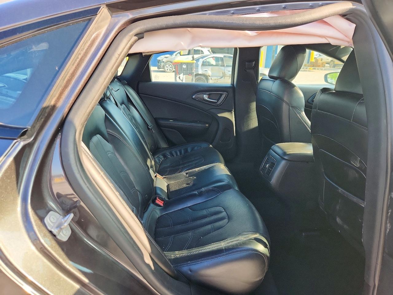 Chrysler 200 S