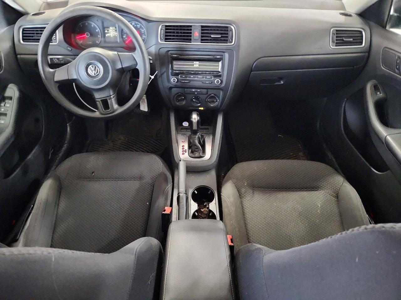 Volkswagen Jetta Base