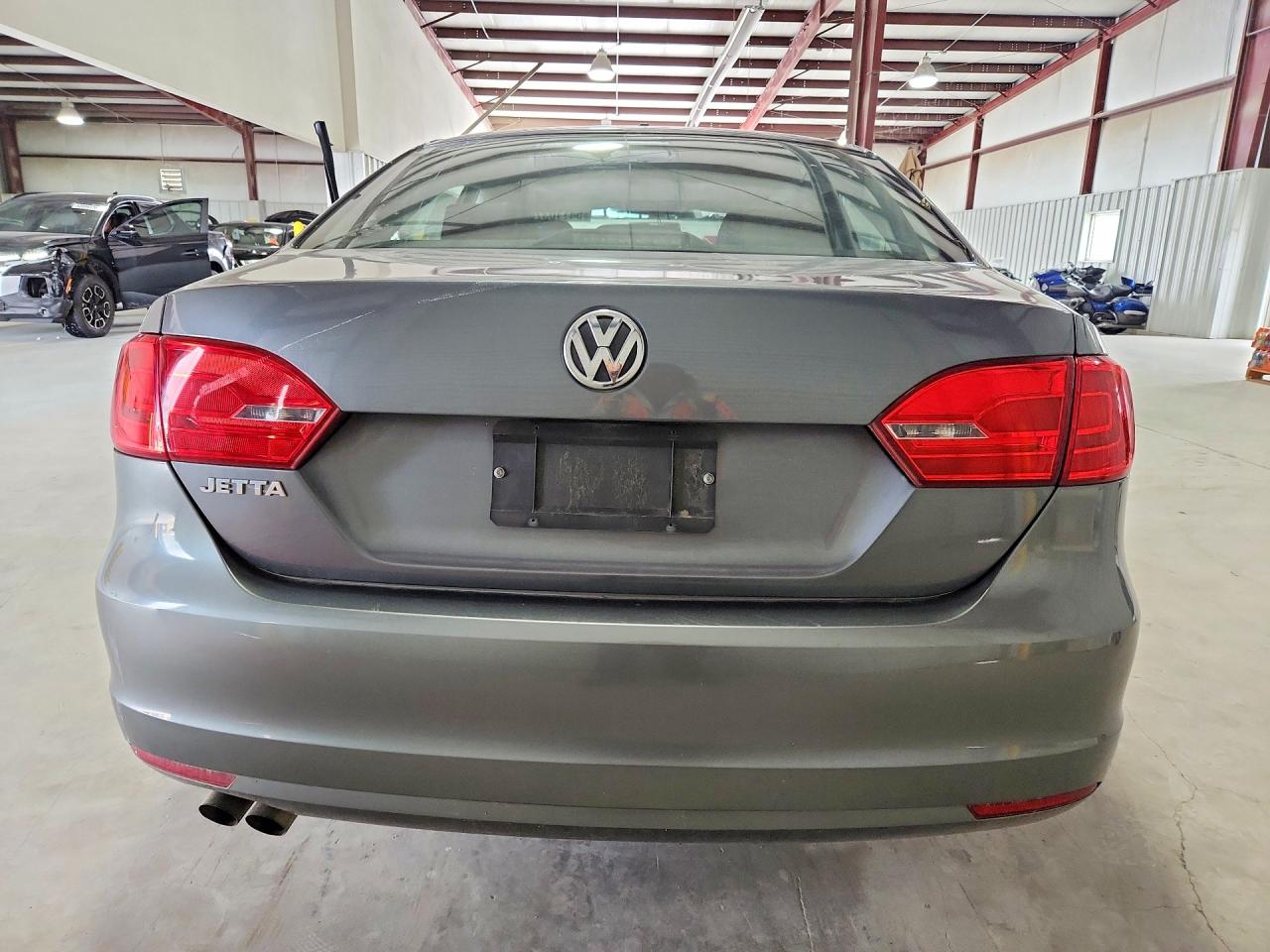 Volkswagen Jetta Base