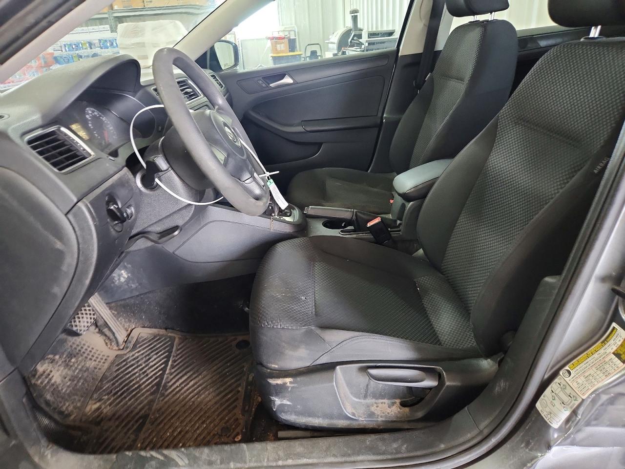 Volkswagen Jetta Base