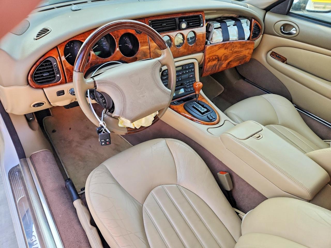 Jaguar Xk8