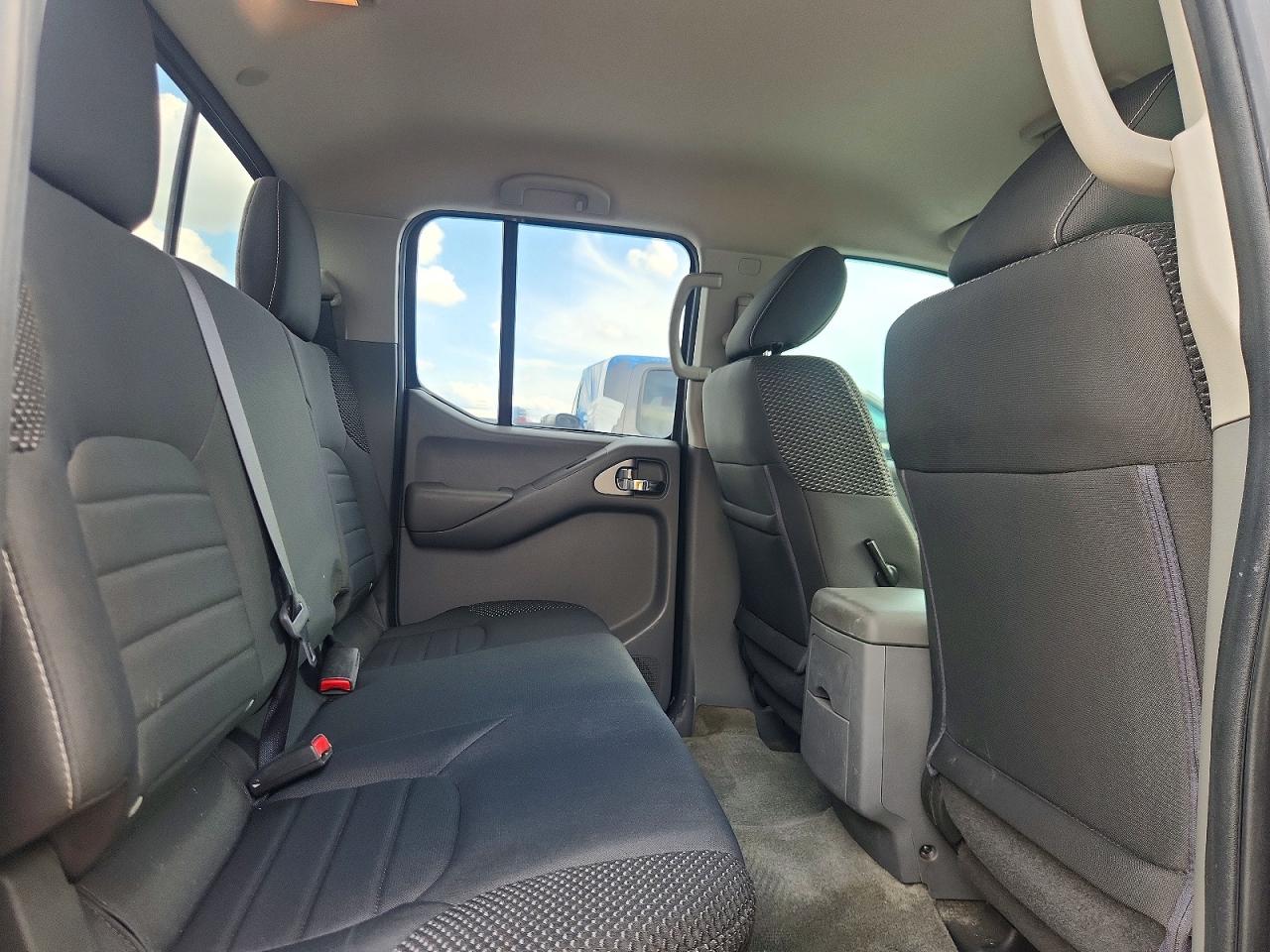 Nissan Frontier Desert Runner