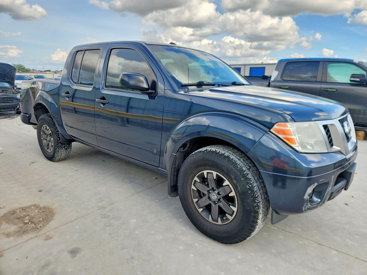 Nissan Frontier Desert Runner