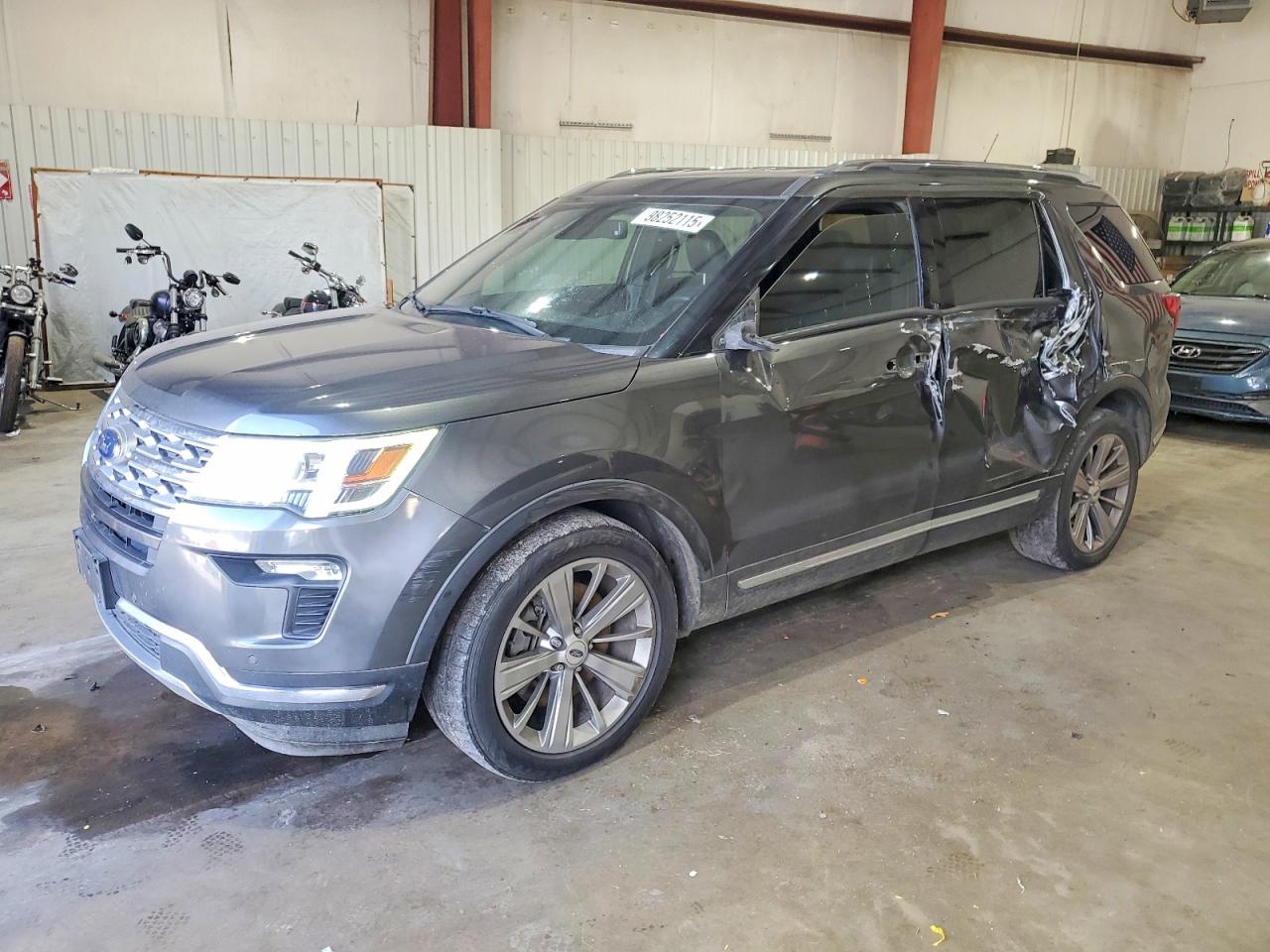 Salvage Ford Explorer Image