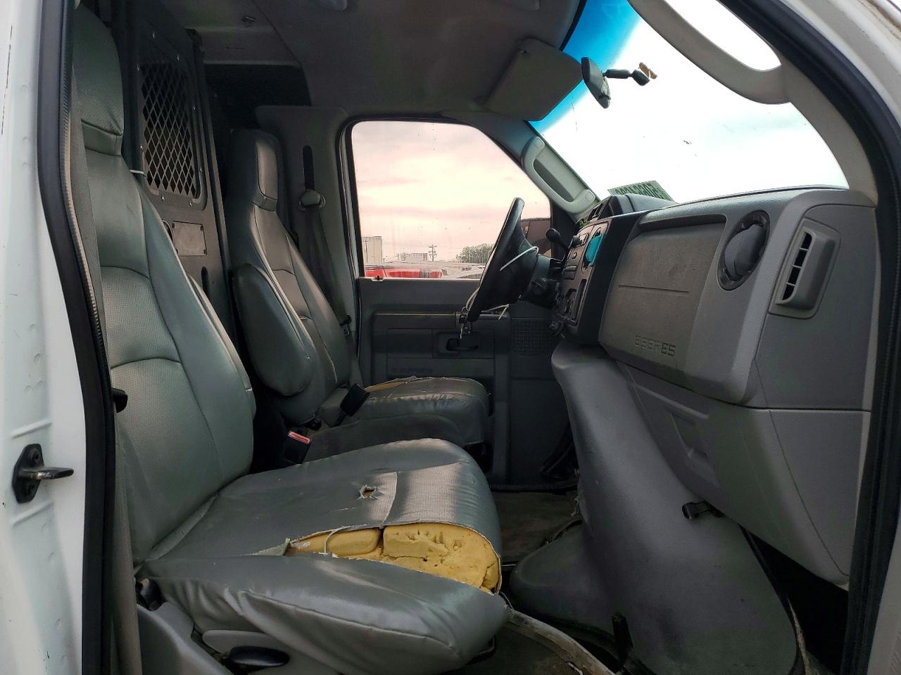 Ford Econoline E250 Van