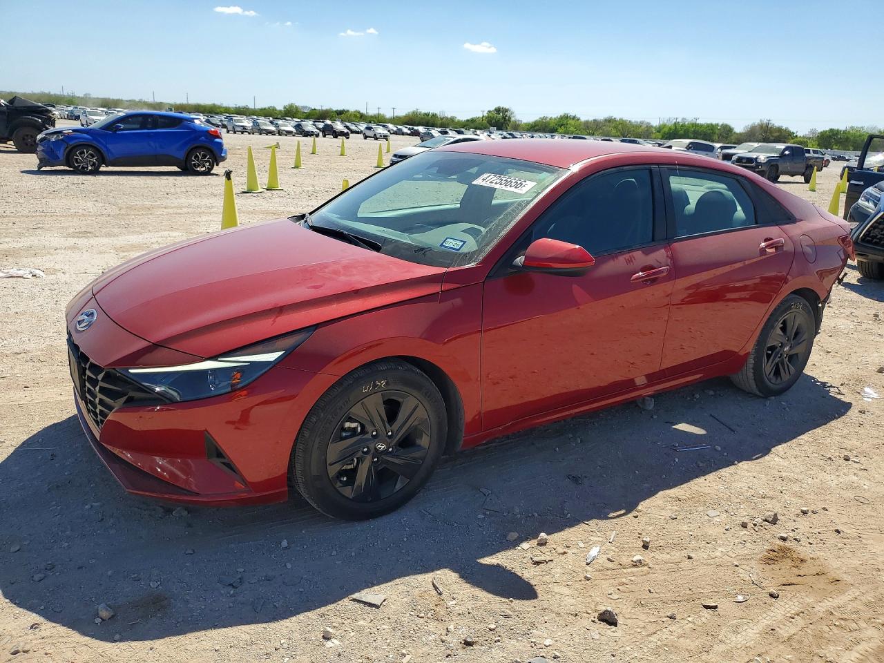 Salvage Hyundai ELANTRA Image