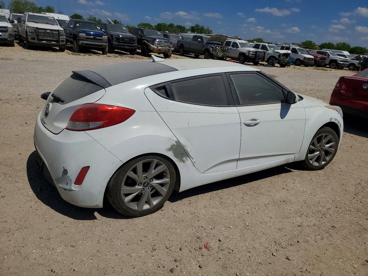 Hyundai VELOSTER Base