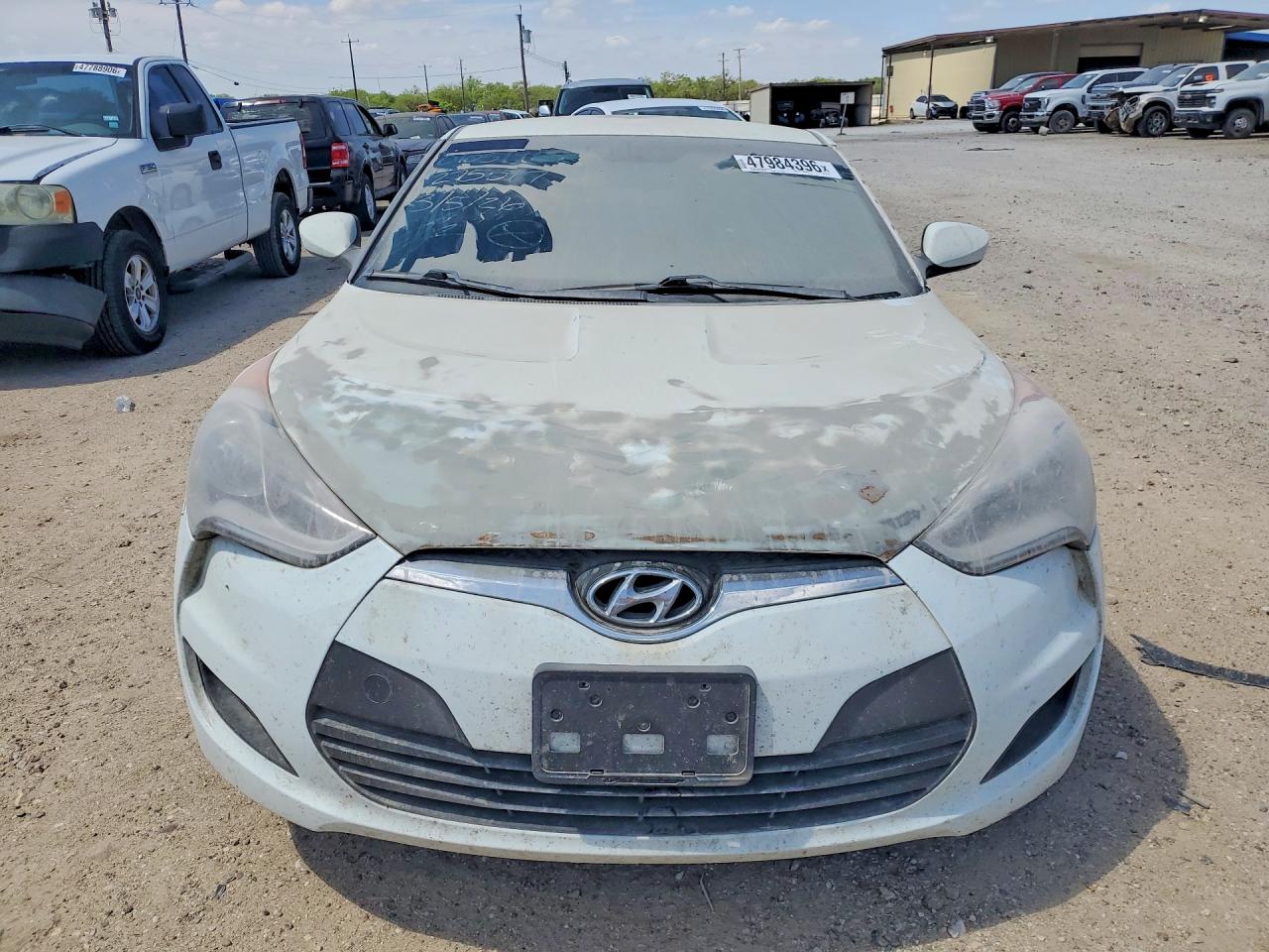 Hyundai VELOSTER Base