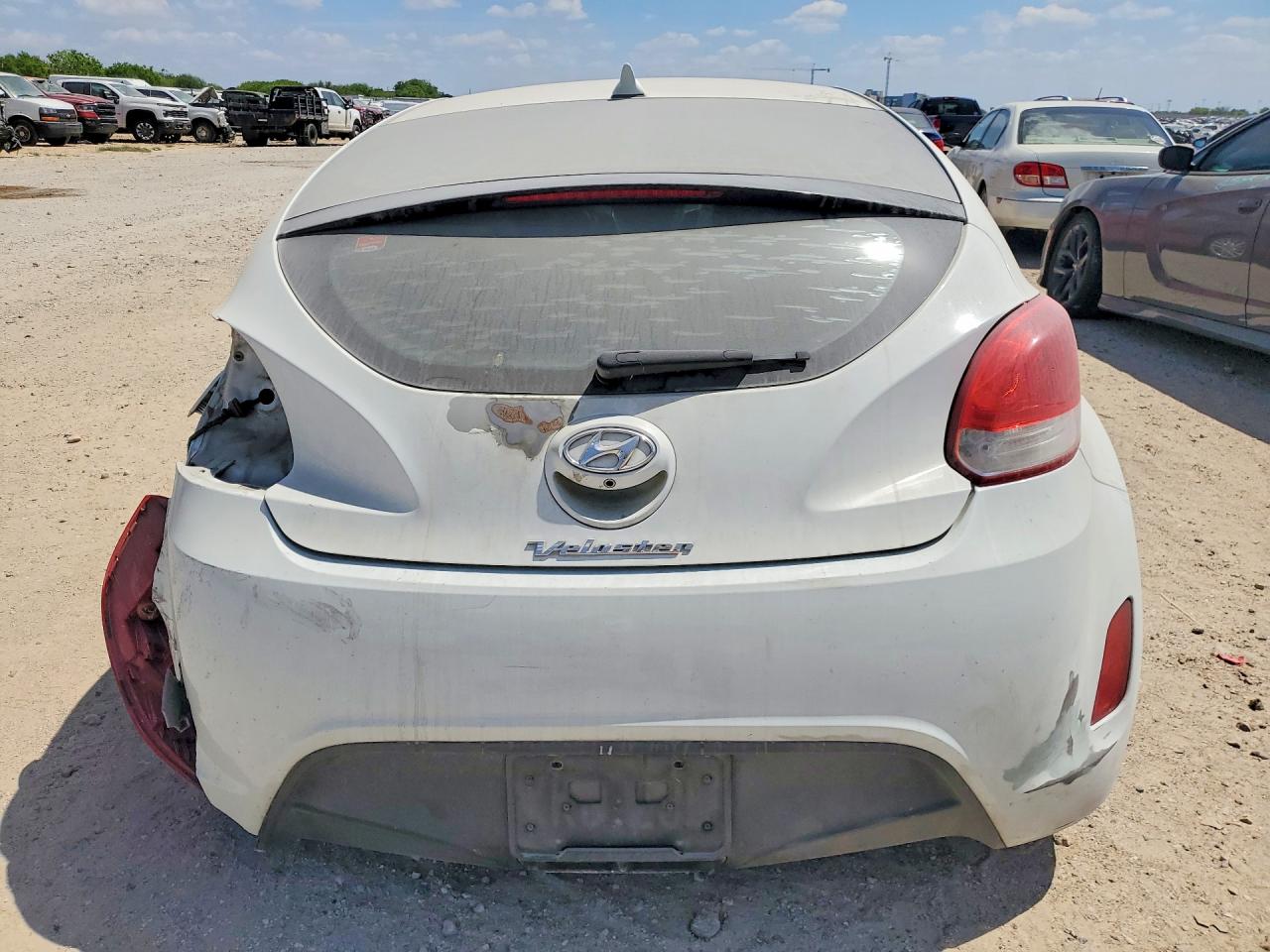 Hyundai VELOSTER Base