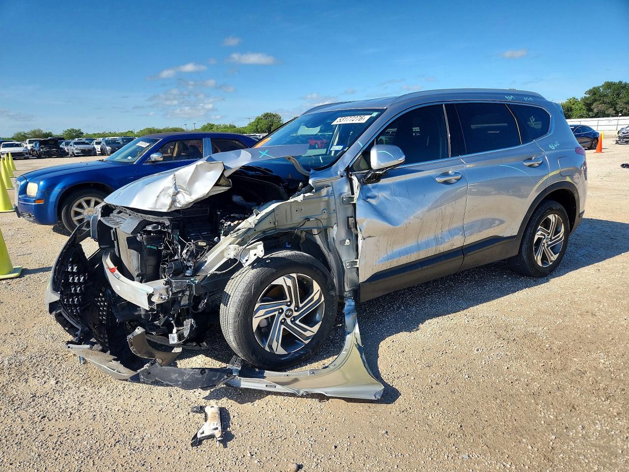 Salvage Hyundai SANTA FE Image