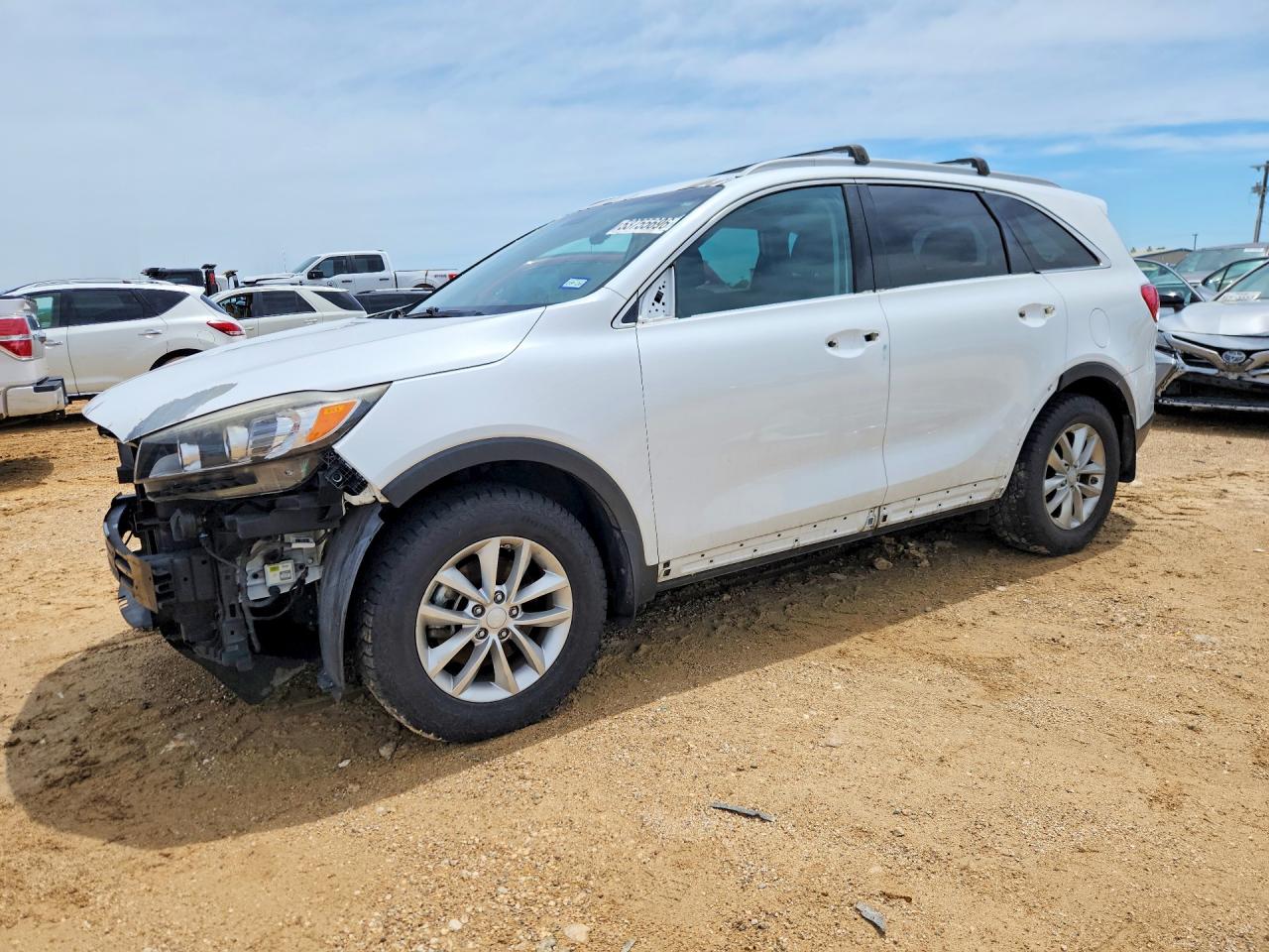 Salvage Kia Sorento Image