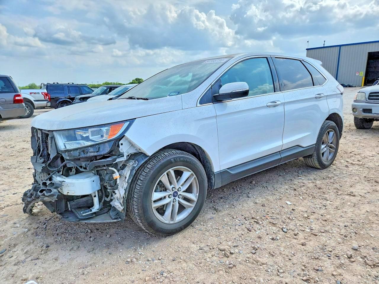 Salvage Ford Edge Image
