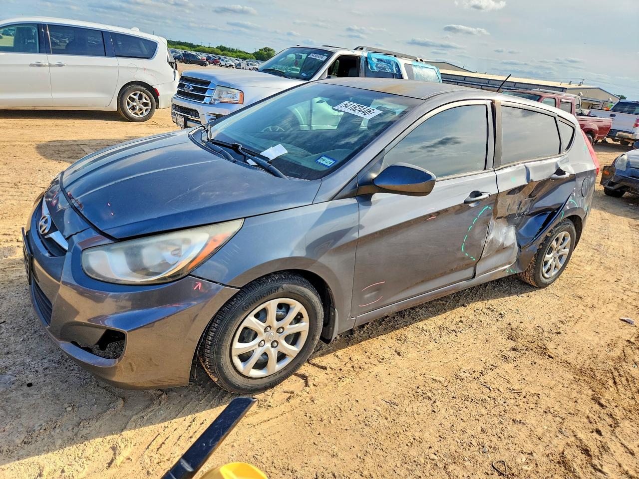 Salvage Hyundai ACCENT Image