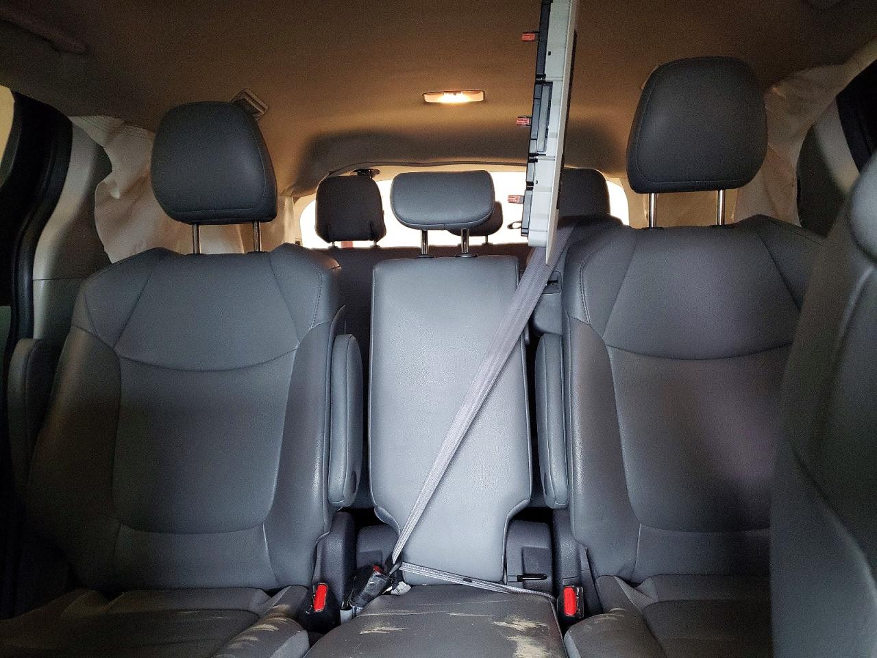 Toyota Sienna Xle 8-passenger