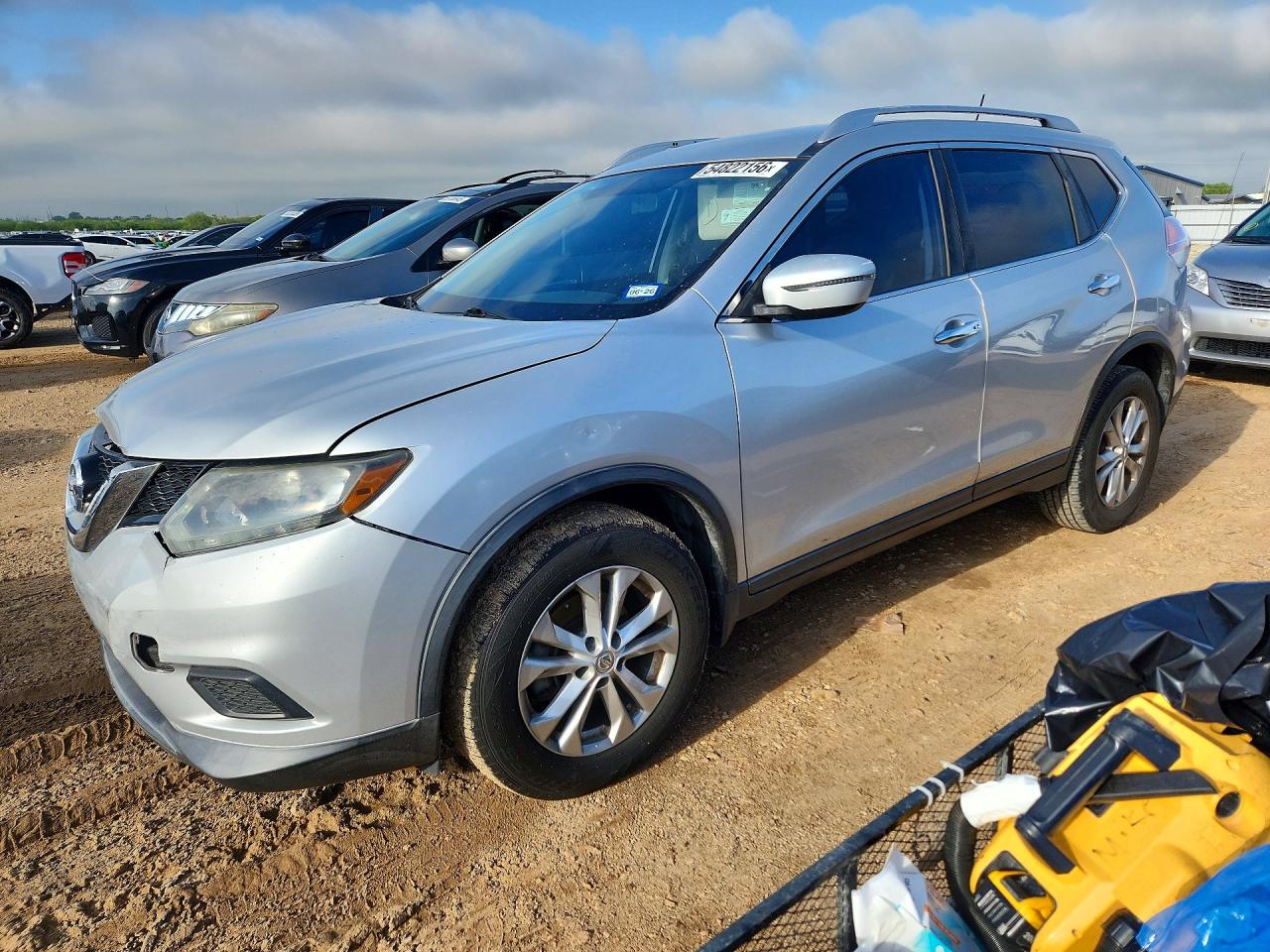 Salvage Nissan Rogue Image