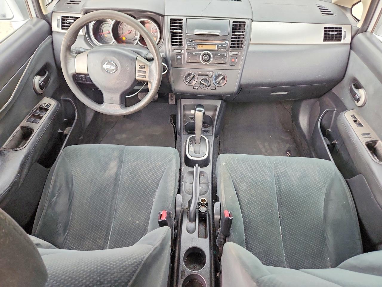 Nissan Versa 1.8 S