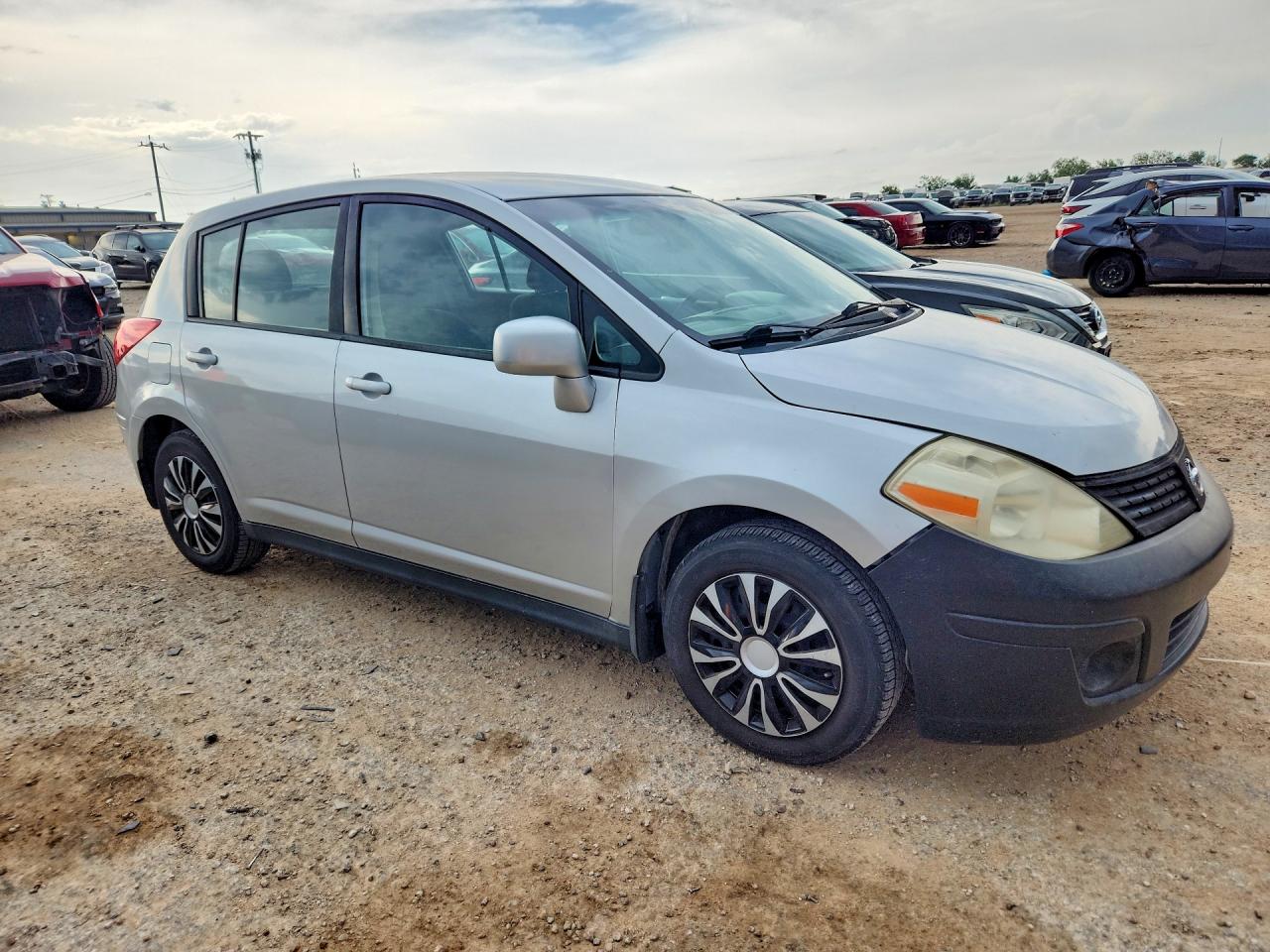 Nissan Versa 1.8 S