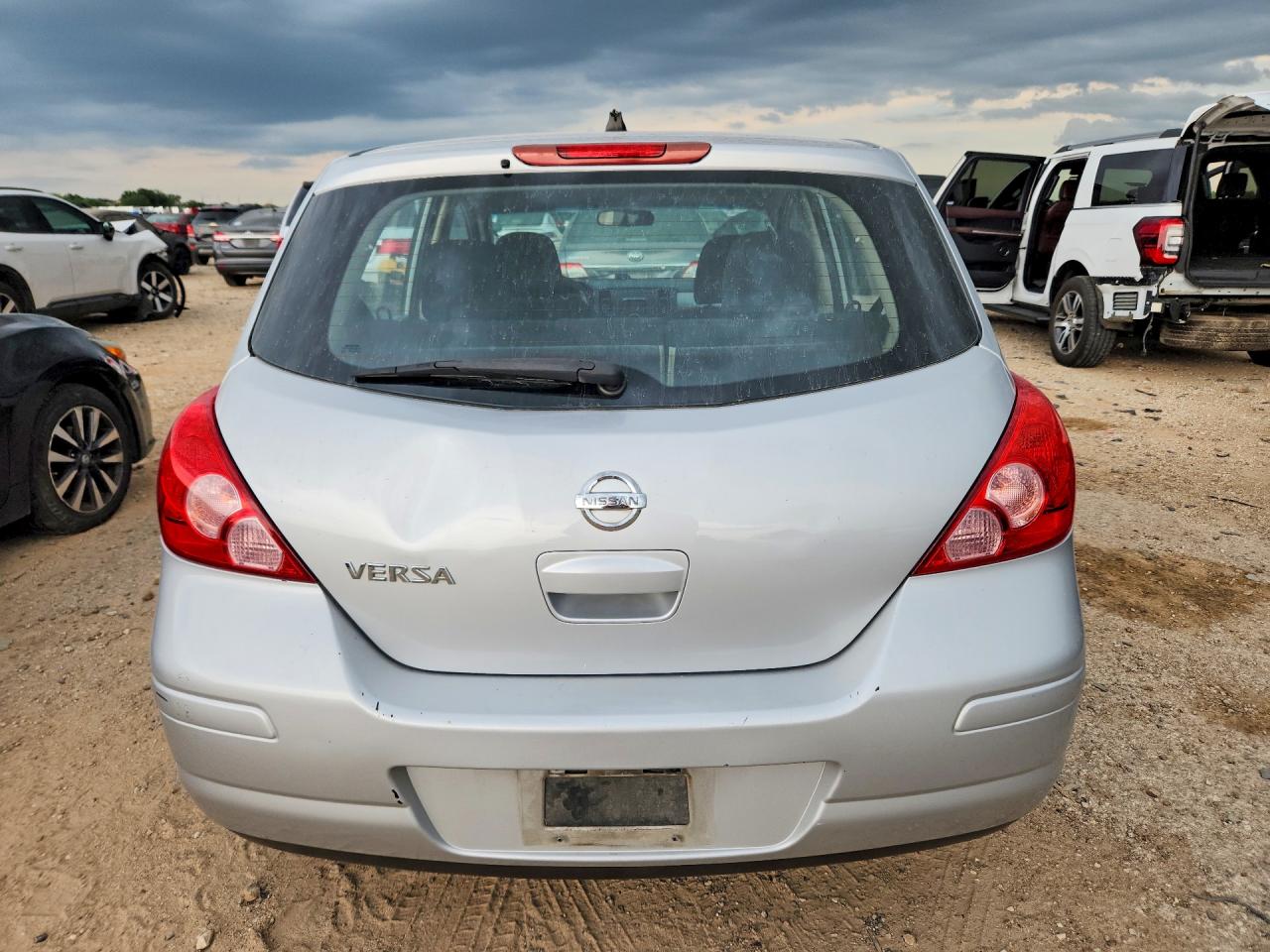 Nissan Versa 1.8 S