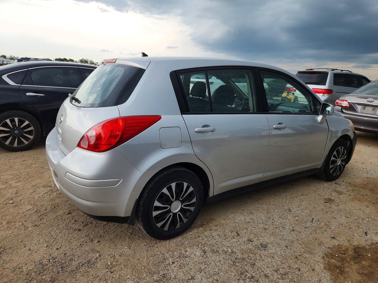 Nissan Versa 1.8 S
