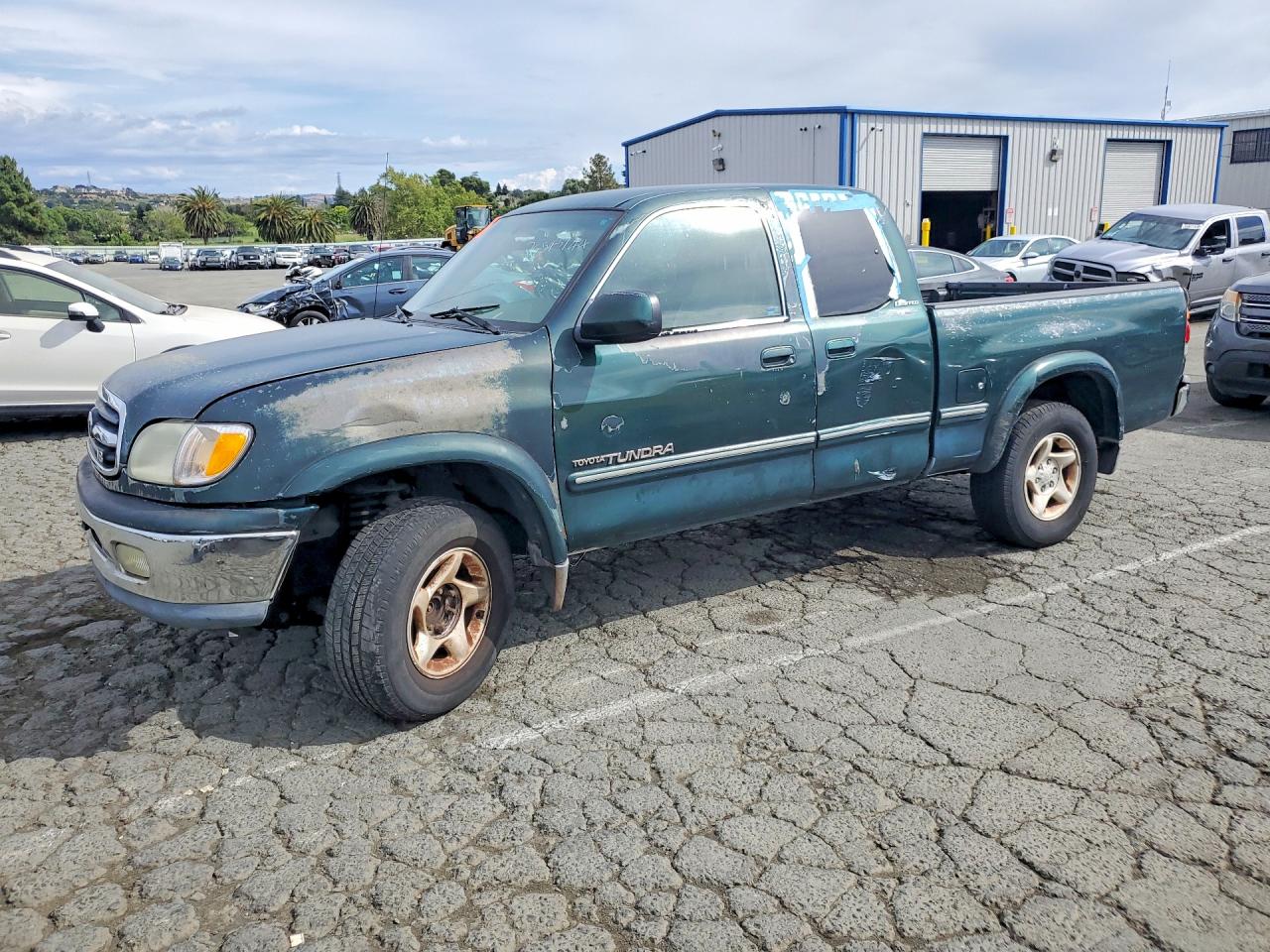 Salvage Toyota Tundra Image