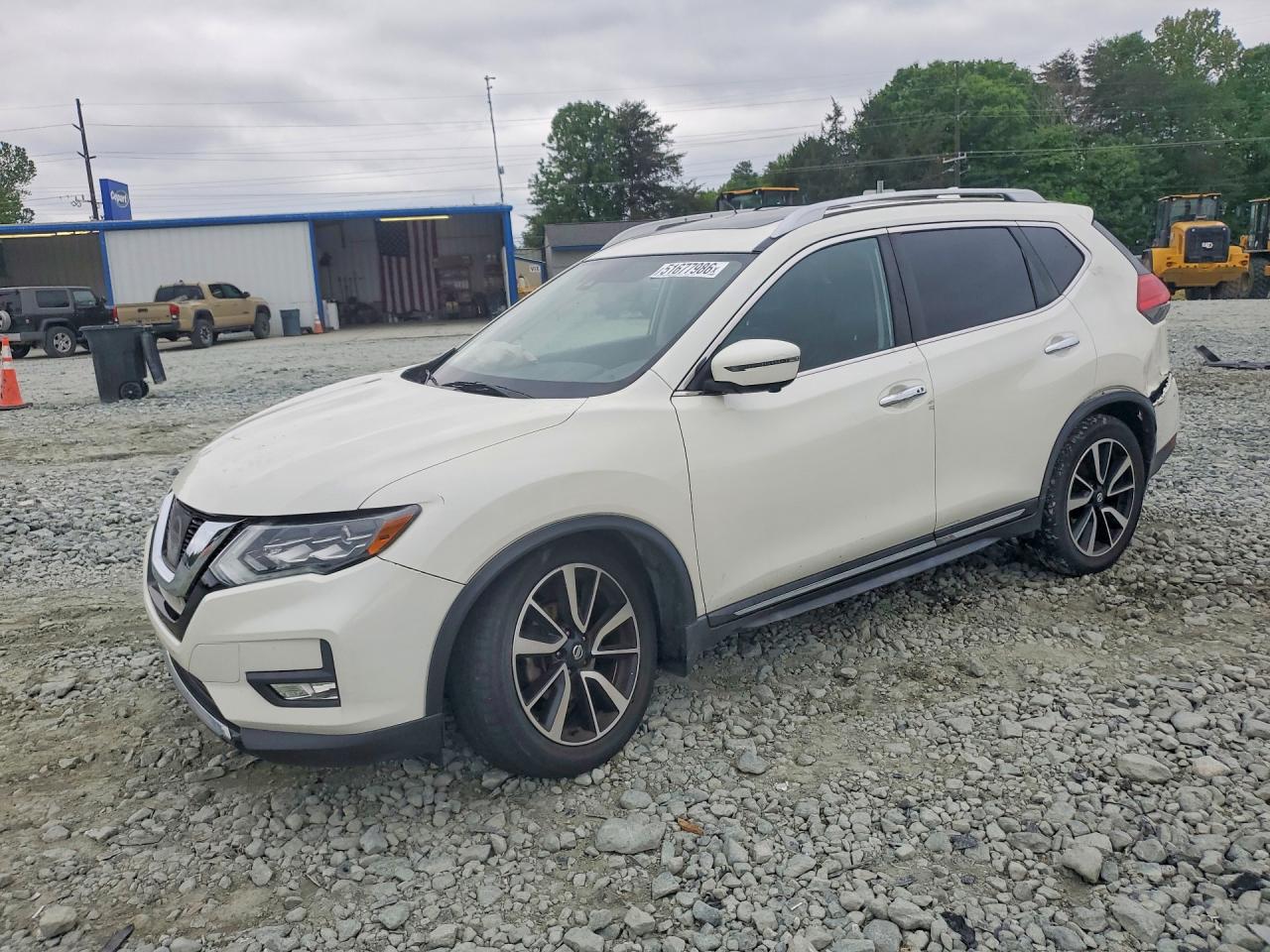 Salvage Nissan Rogue Image