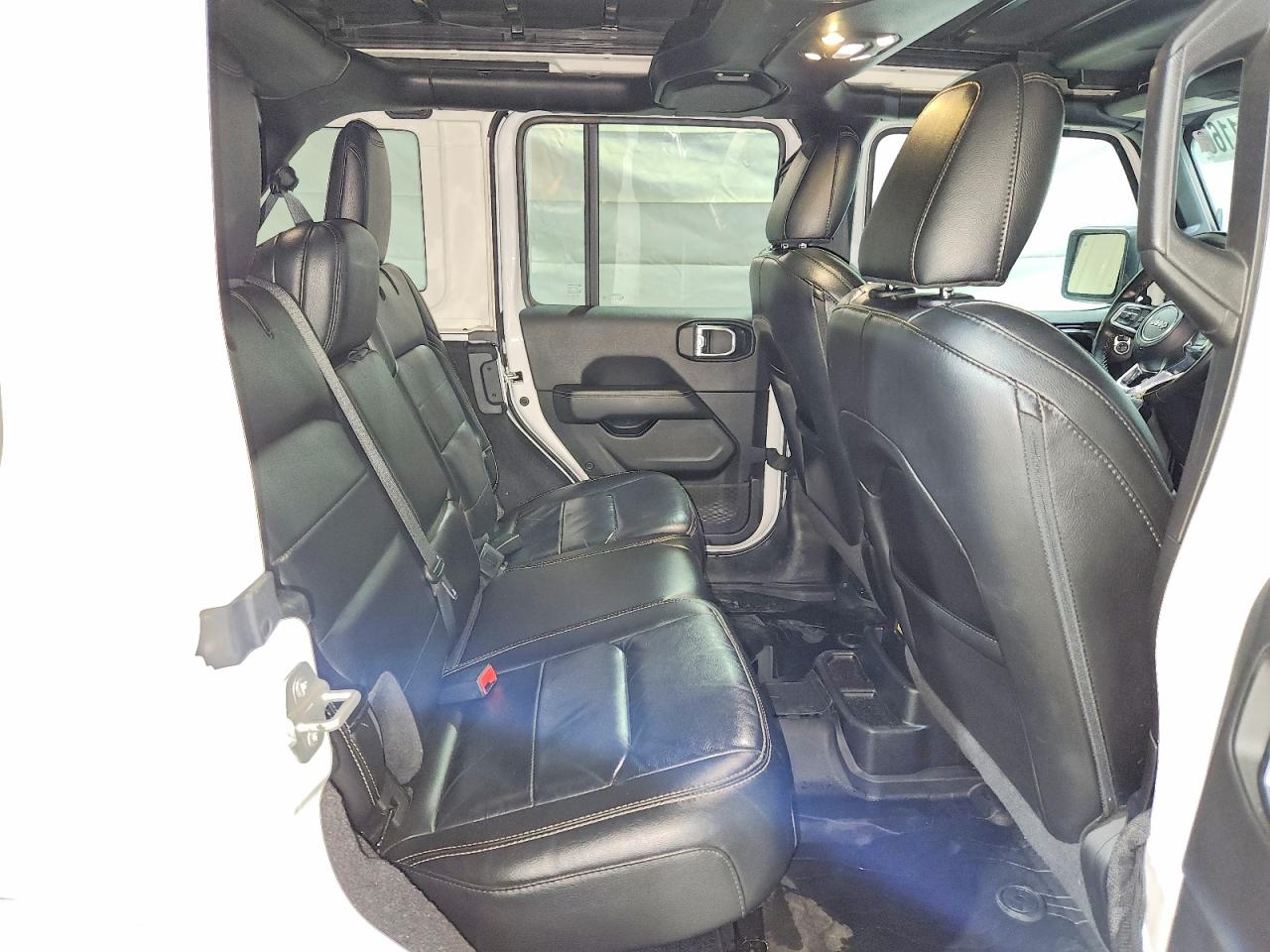 Jeep Wrangler Sahara