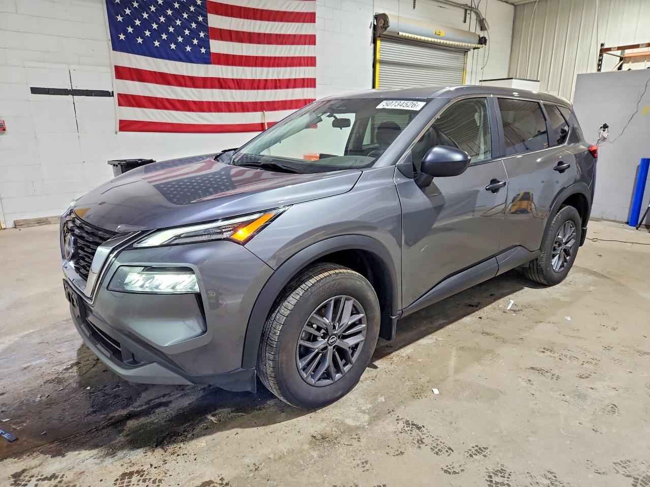 Salvage Nissan Rogue Image