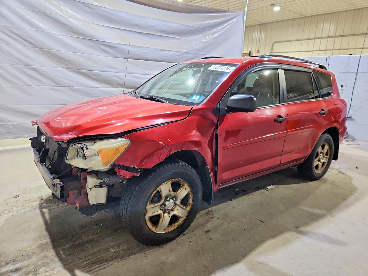 Salvage Toyota RAV4 Image
