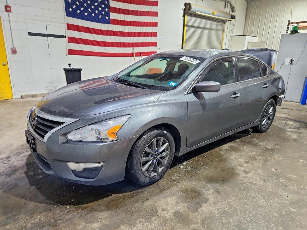 Salvage Nissan Altima Image