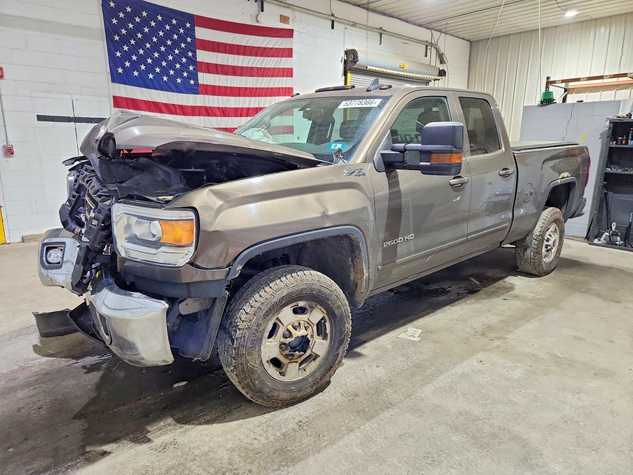 Salvage GMC Sierra Image
