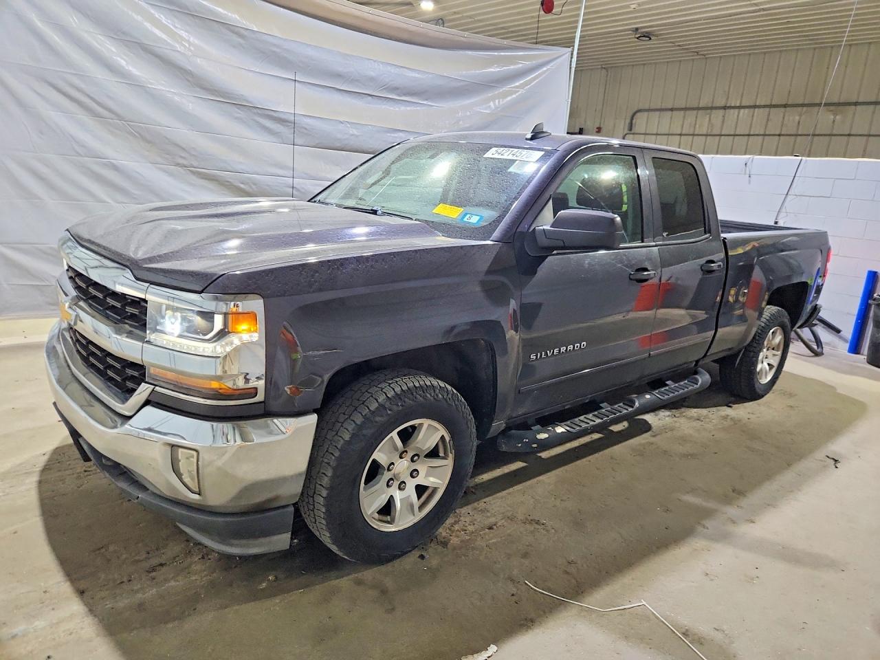 Salvage Chevrolet Silverado Image