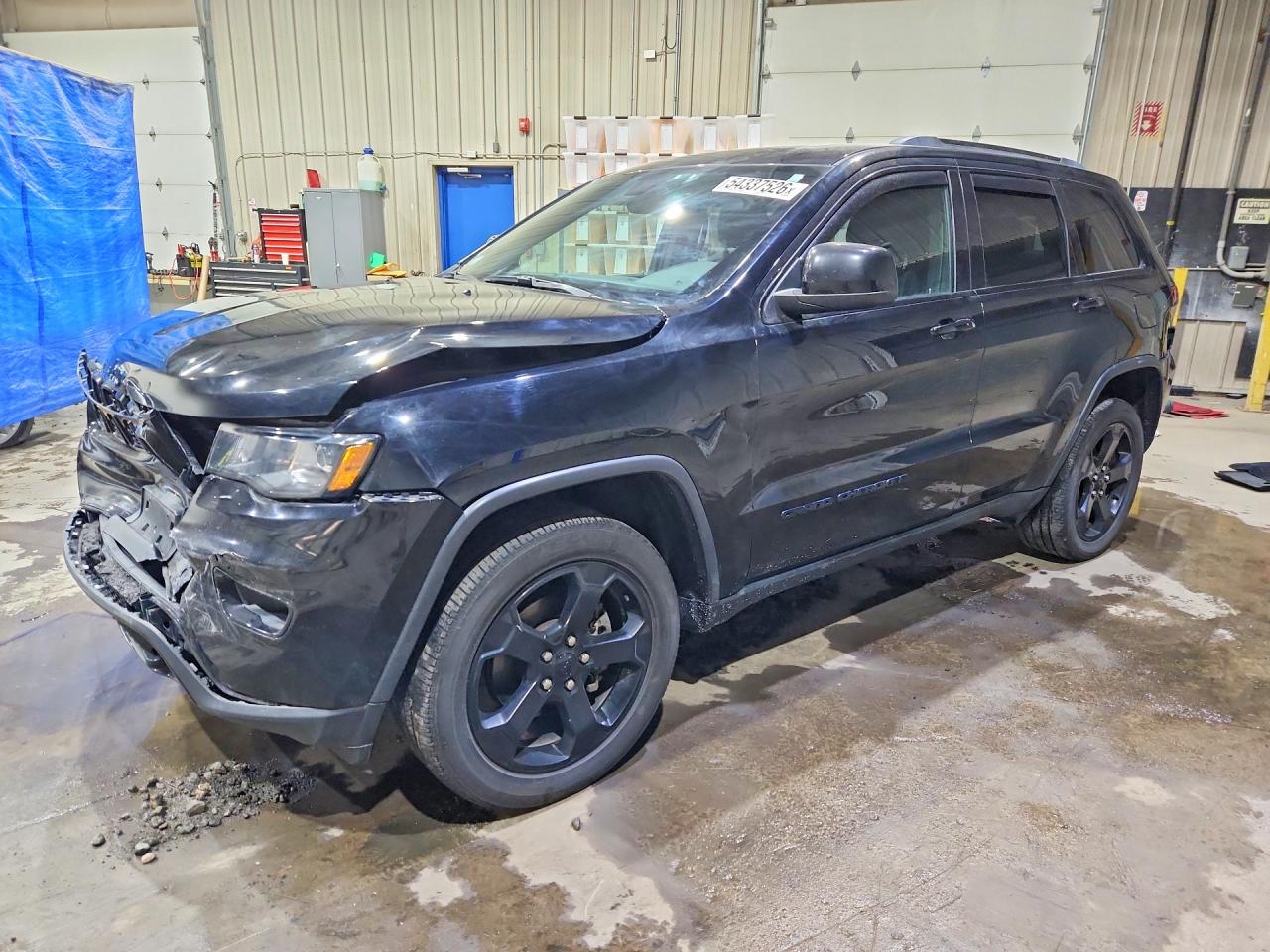 Salvage Jeep Grand Cherokee Image