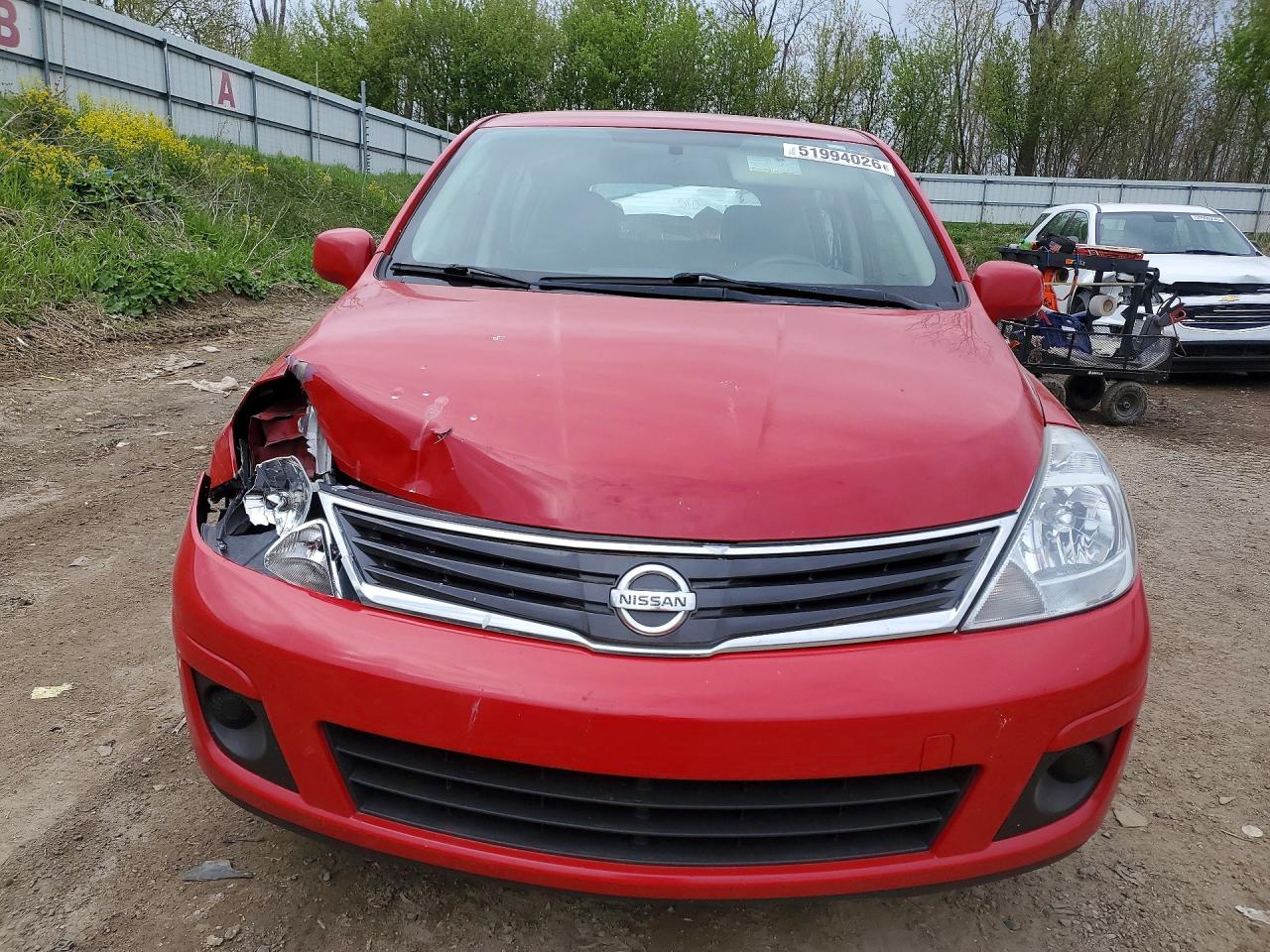 Nissan Versa 1.8 S