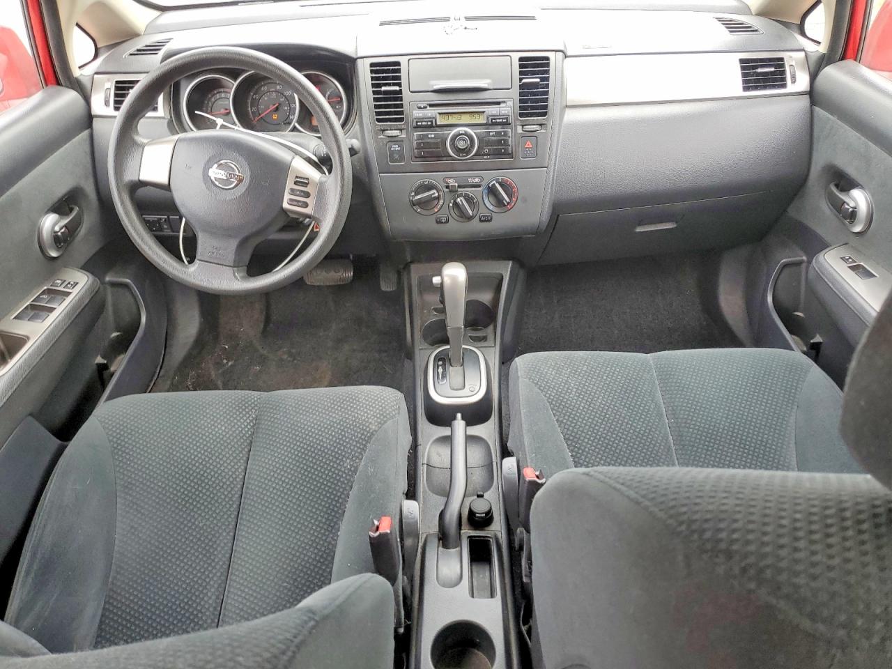 Nissan Versa 1.8 S