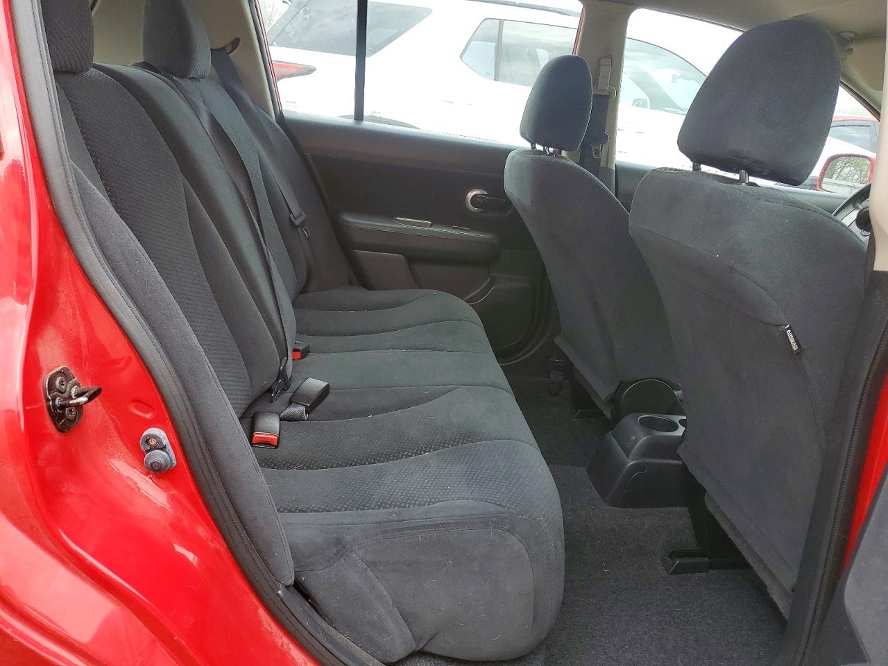 Nissan Versa 1.8 S