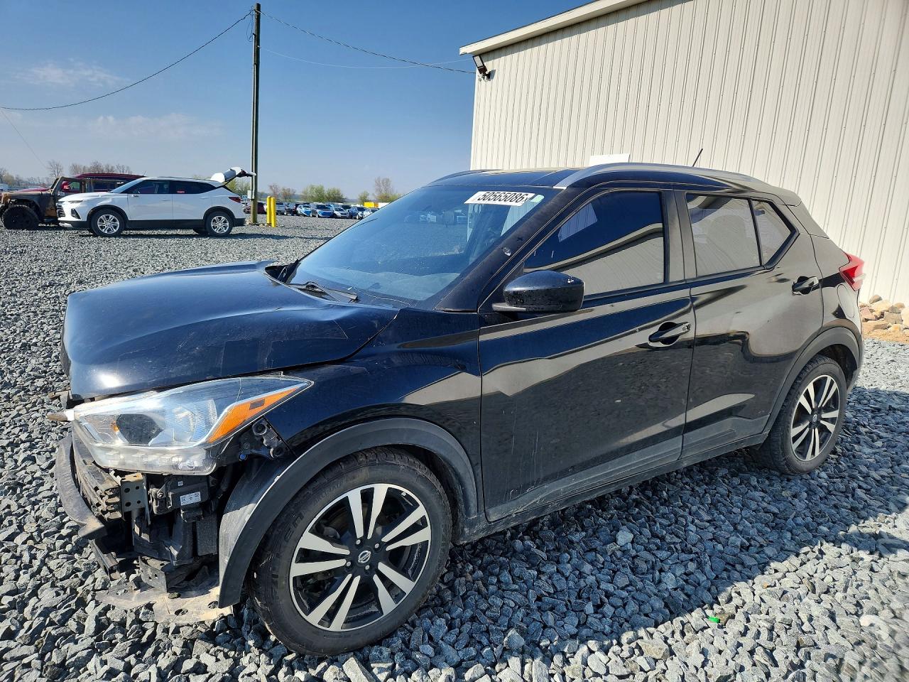 Salvage Nissan Kicks Image
