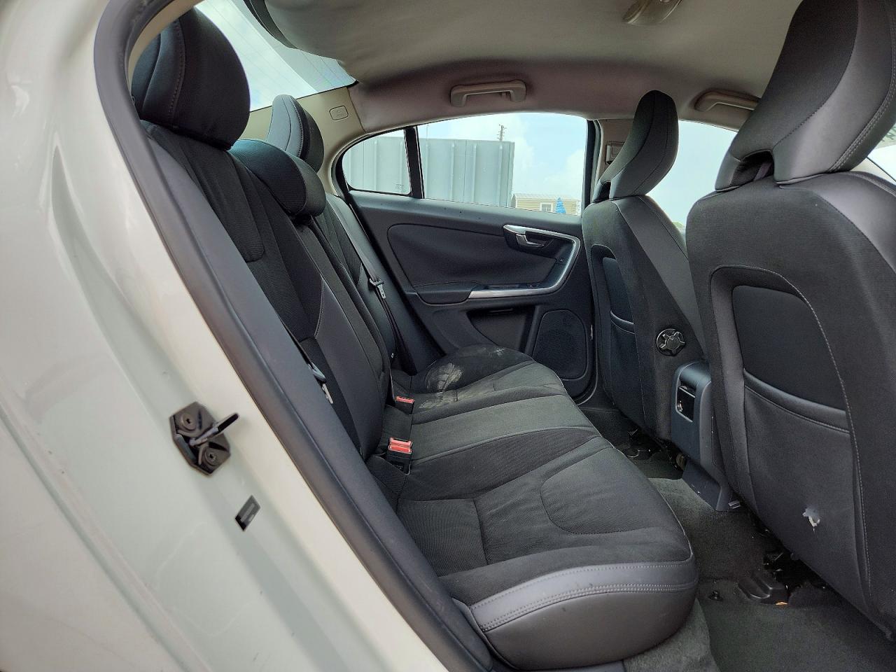 Volvo S60 T5