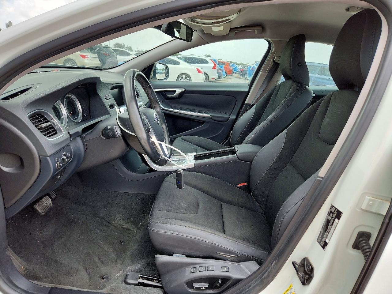 Volvo S60 T5