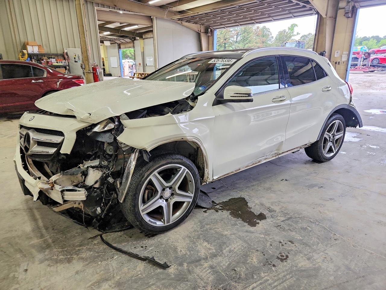 Salvage Mercedes-Benz GLA Image