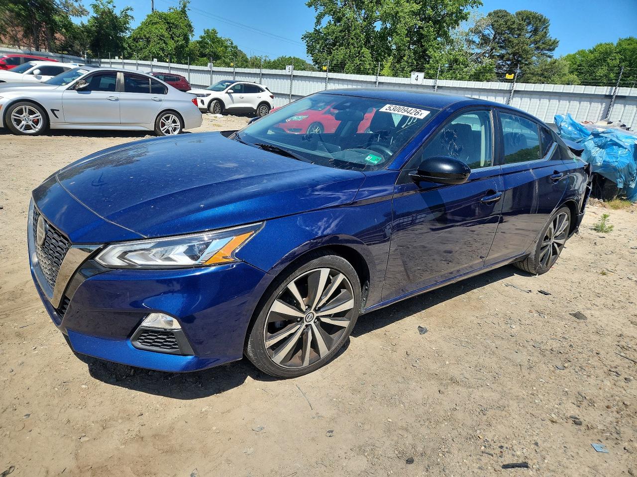 Salvage Nissan Altima Image