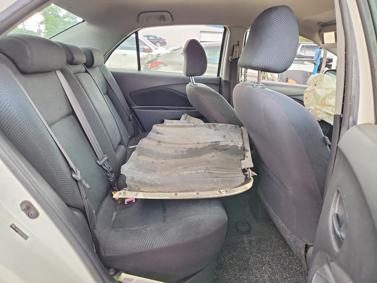 Toyota Yaris Base