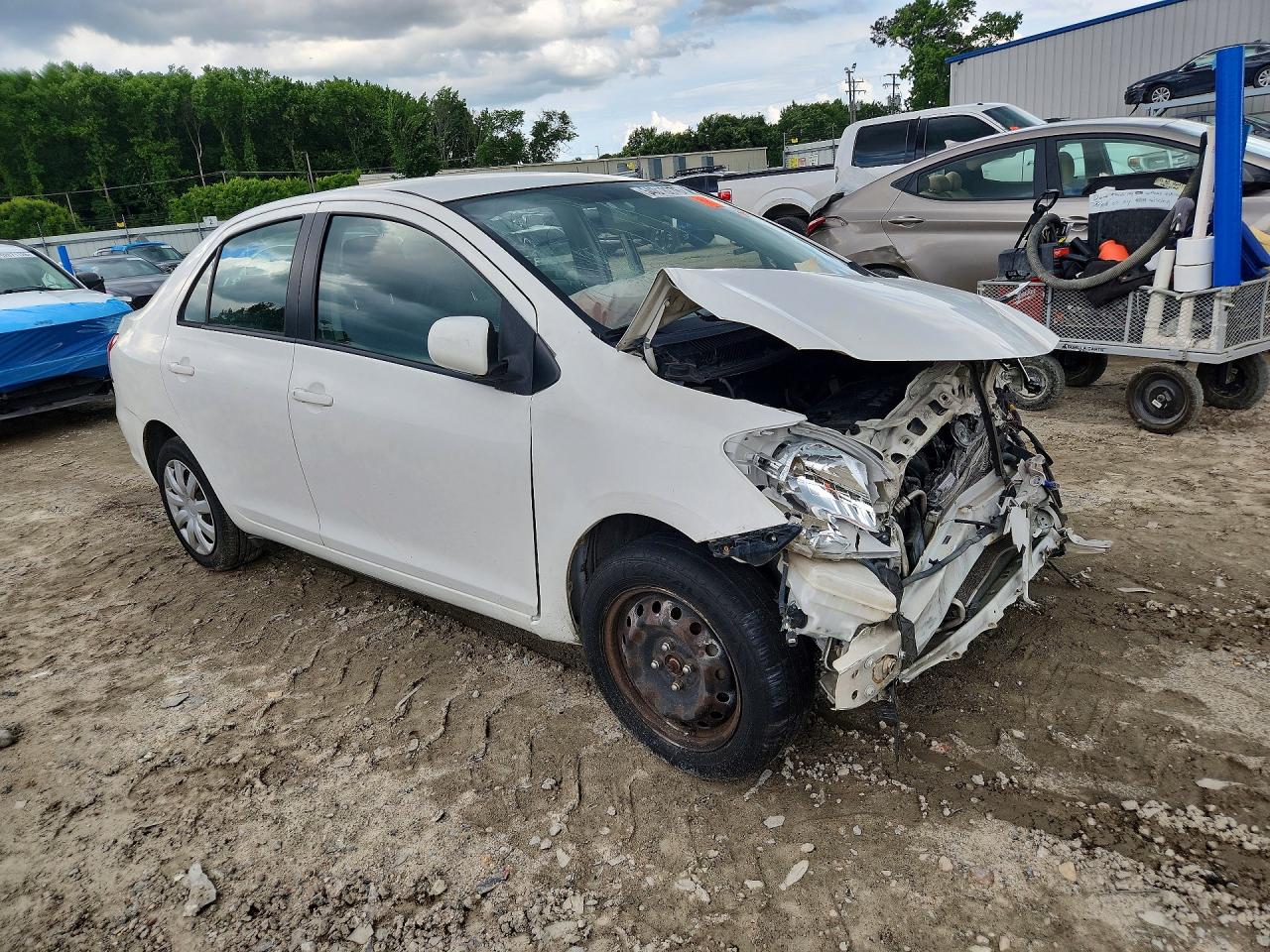 Toyota Yaris Base