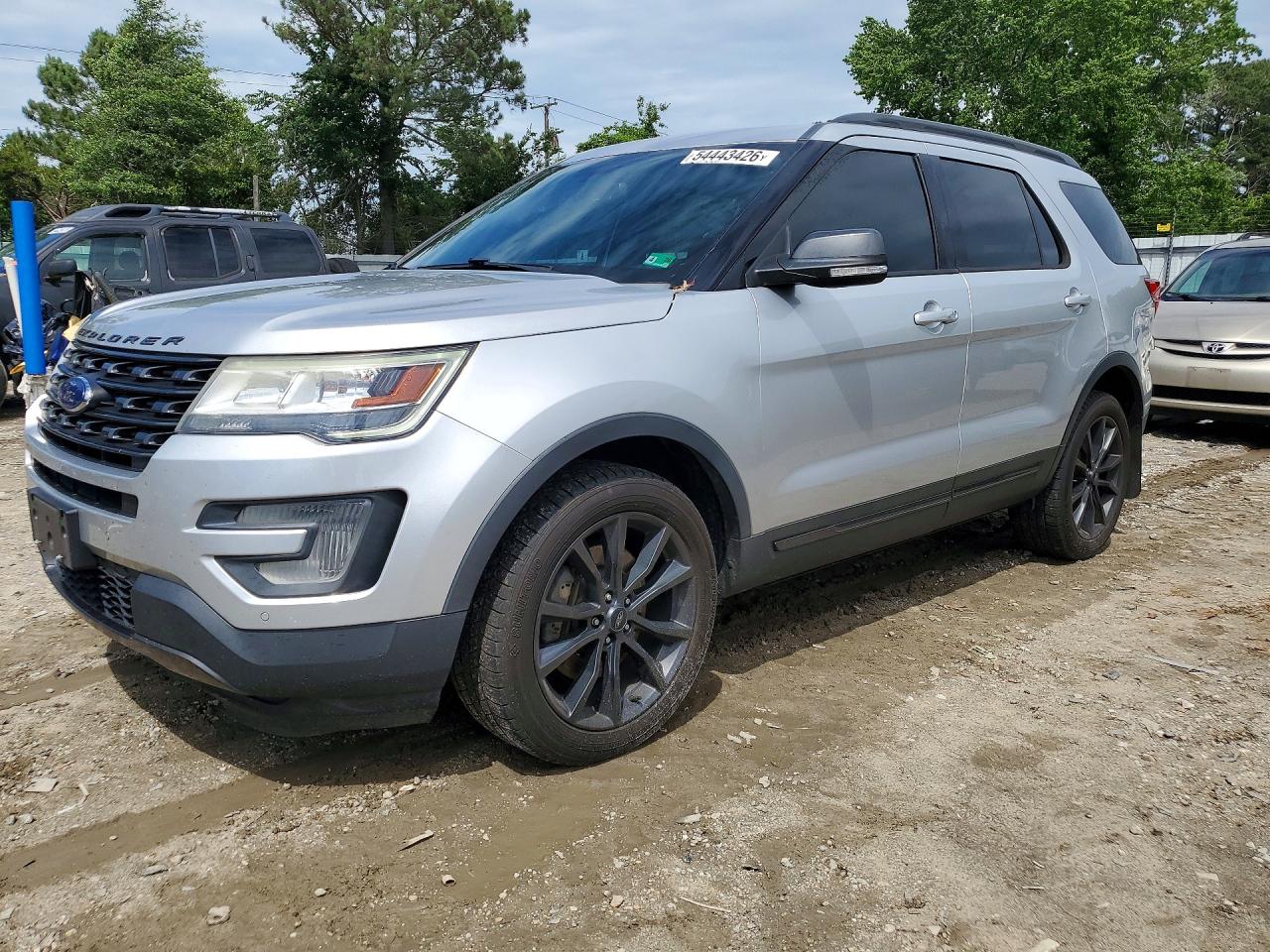Salvage Ford Explorer Image