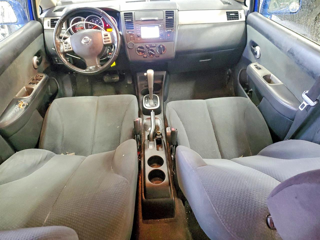 Nissan Versa 1.8 S